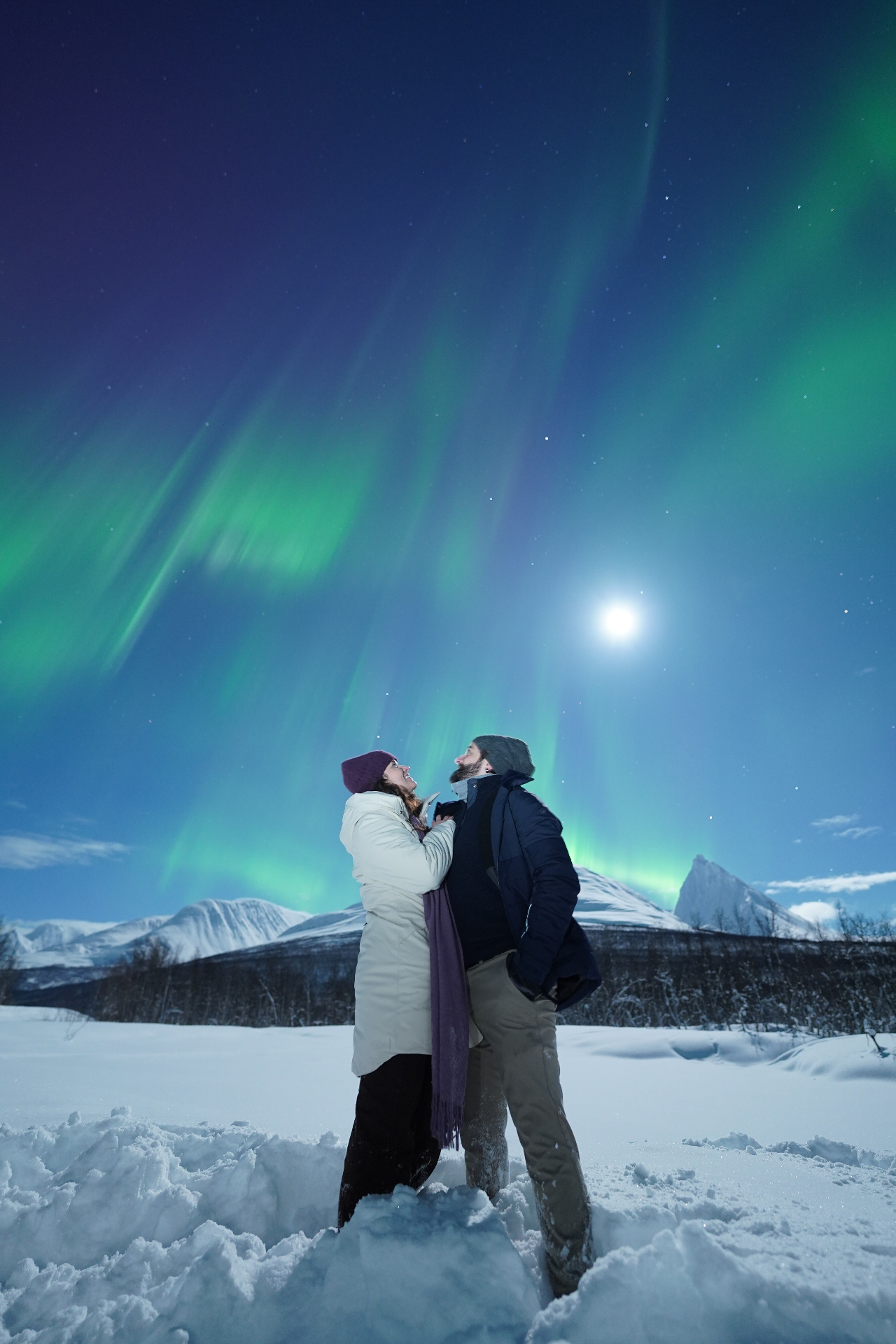 Aurora embrace